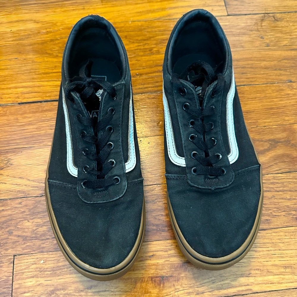 Vans Black and White Old Skool Sneakers size 6